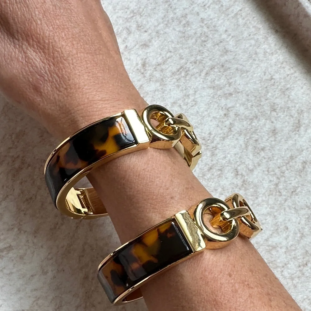 Elegant Gold and Tortoise Shell Women's Bracelet Set - Picture 6 of 6